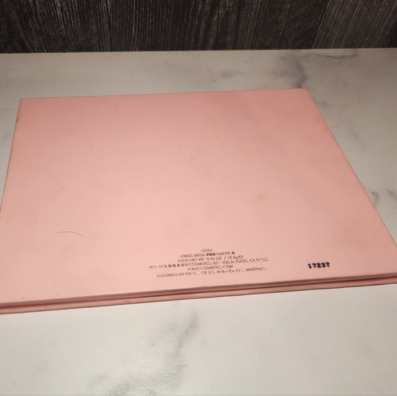 LORAC Mega PRO 4 Eyeshadow Palette Limited Edition | 32 Colors|Limited EDITION - Picture 9 of 10